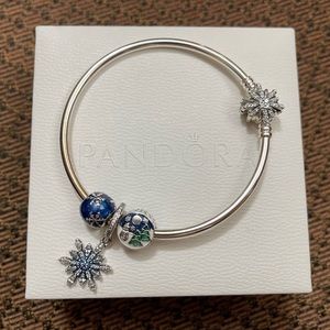 NWOT Pandora Fireworks Bangle Bracelet w/ 3 Christmas Charms EUC